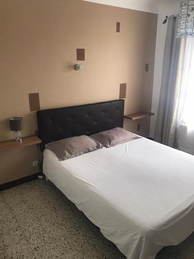 Appartement Tout Confort Avec Parking Ferme 아흘르 외부 사진